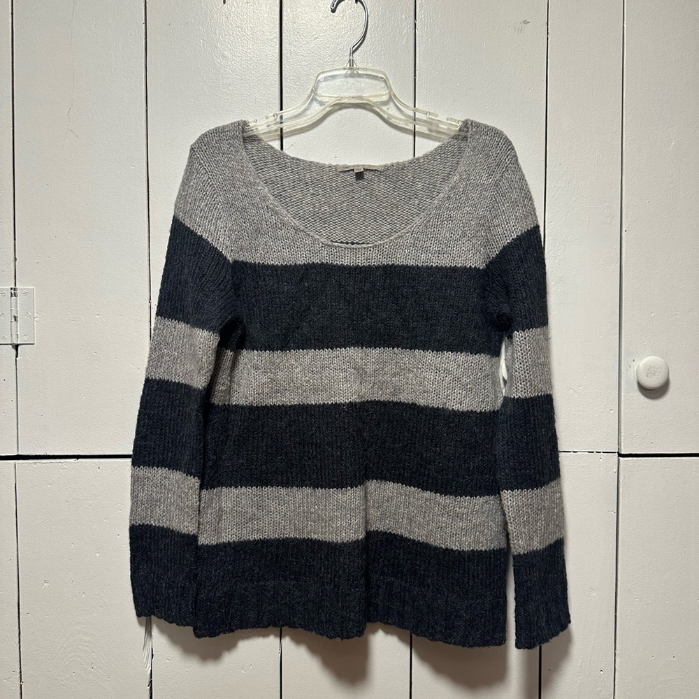 GAP Women's Sweater in Gray and Black Stripes